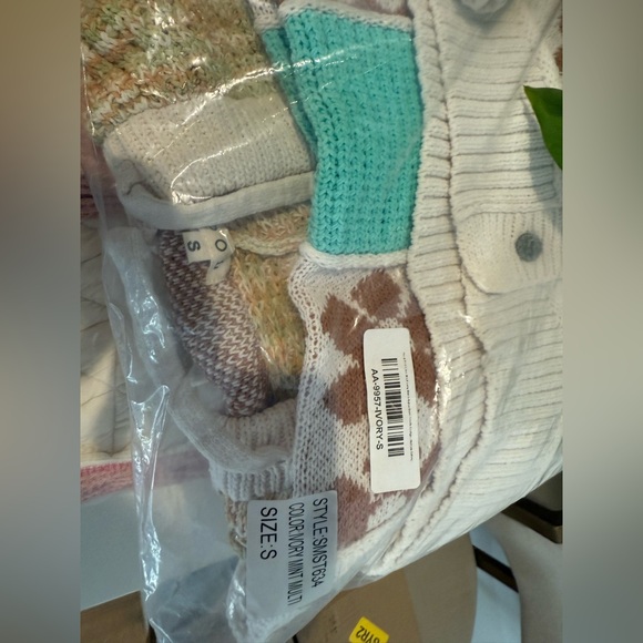 POL Ivory Mint Multi Cardigan Hoodie Sweater - Picture 3 of 3